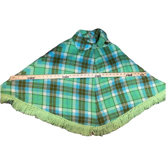 Vintage Green Plaid Fringe Polyester Cape Poncho Shawl Wool Knit Handmade 70s - Picture 6 of 14